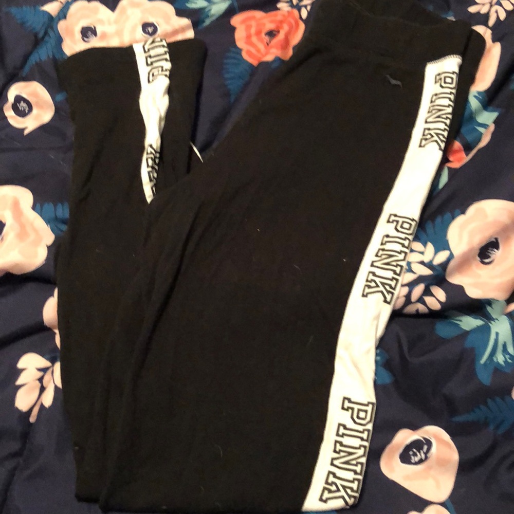 Victoria’s Secret Logo Block Legging